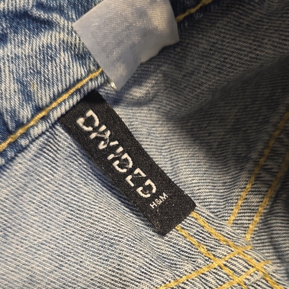 H&M Washed Light Blue Wide Leg Jeans - Picture 2 of 4